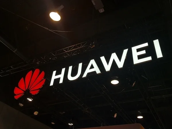 华为加码人形机器人领域:与优必选科技签署全面合作协议